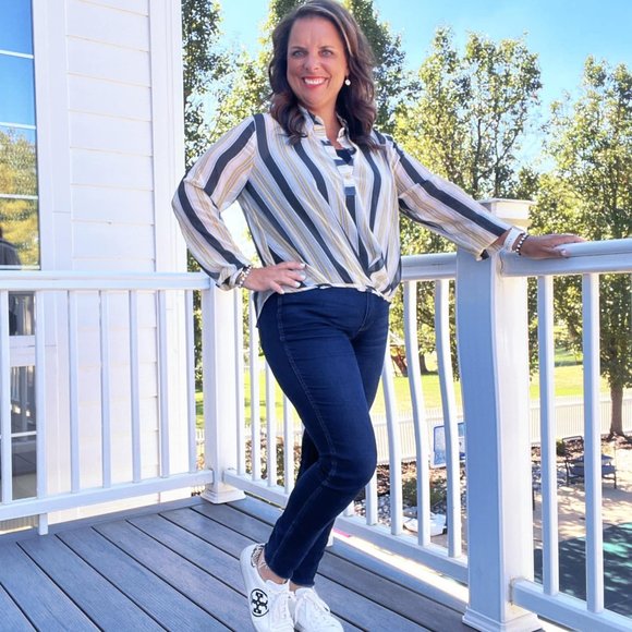 CAbi Tops - CAbi 4339 Caliber Blouse Stripe Fall 2022 Xsmall EUC